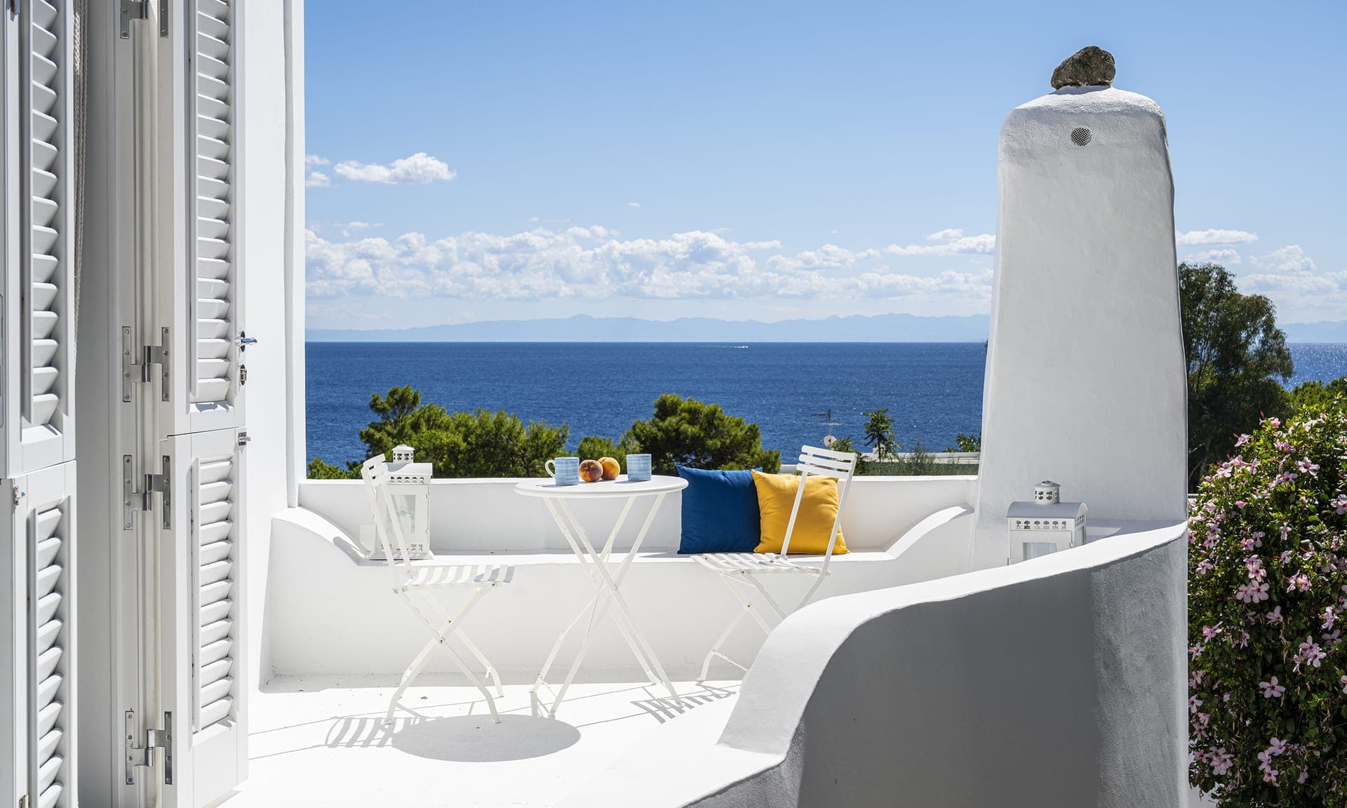 Hinox - Ferramenta in acciaio inox sul mare